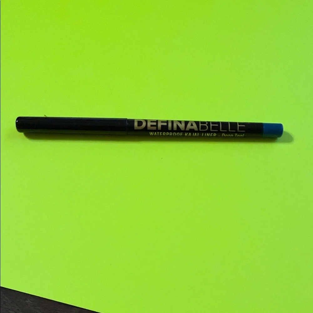 Definabelle Kajal Waterproof Eyeliner in deep teal